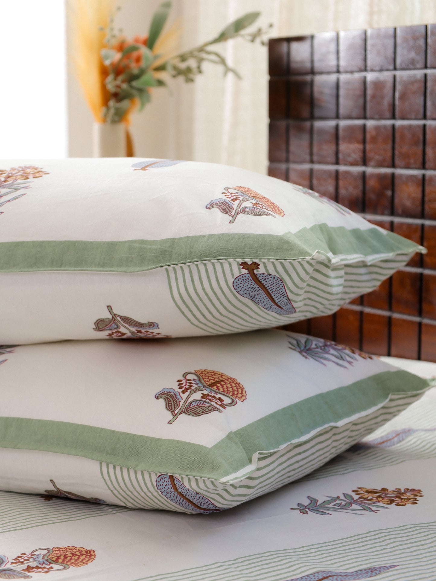 Gulabi Patti Hand Block Printed Queen Size Bedsheet