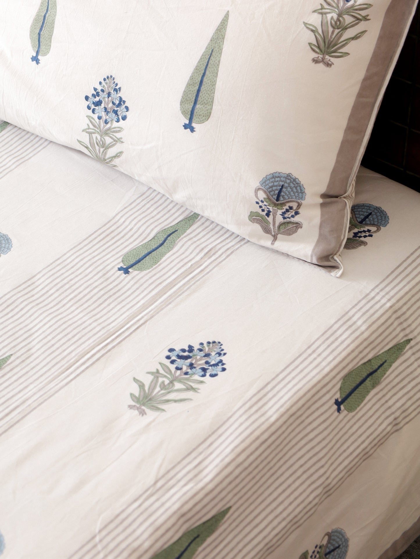 Neeli Patti Hand Block Printed Queen Size Bedsheet