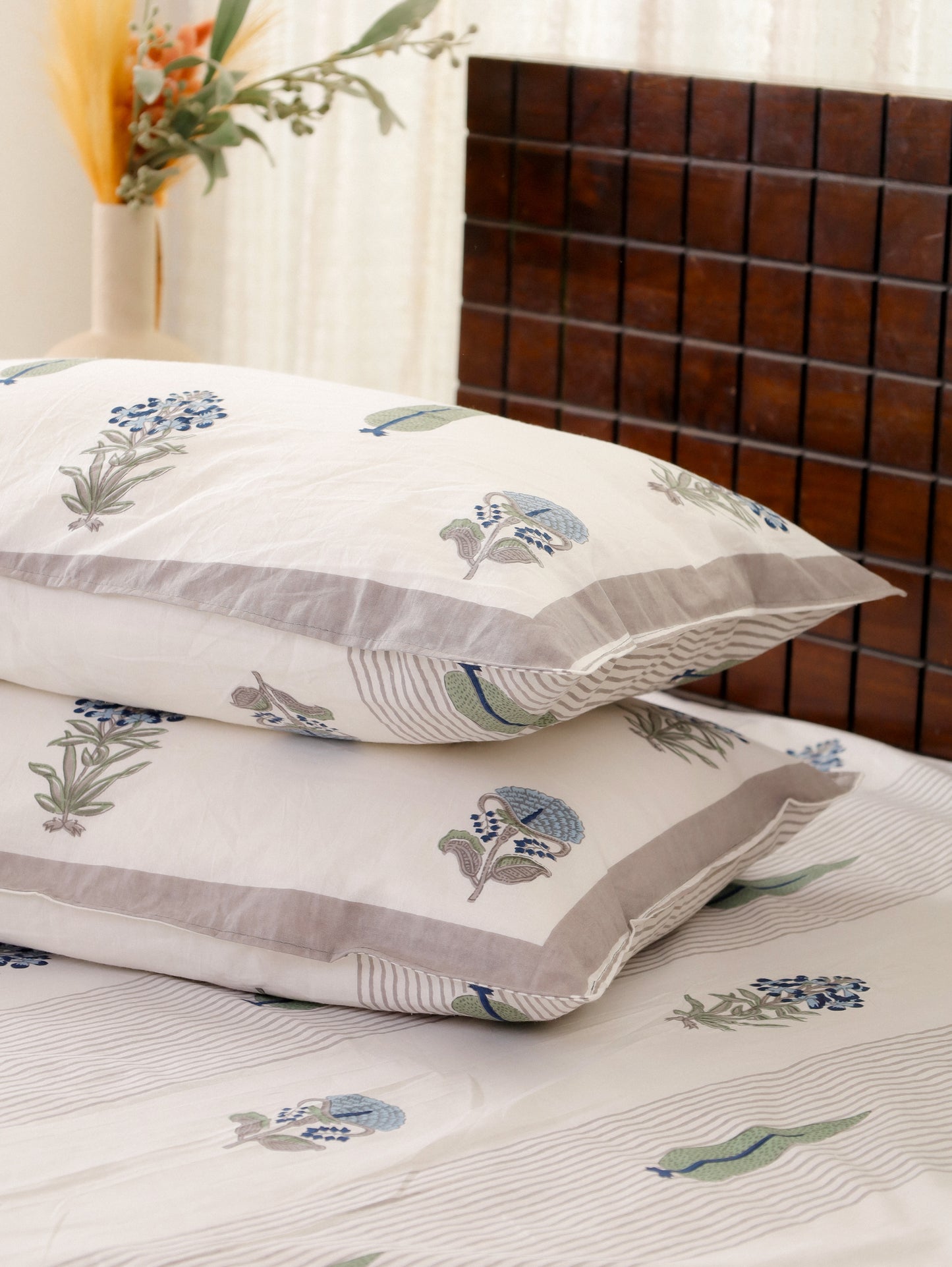 Neeli Patti Hand Block Printed Queen Size Bedsheet