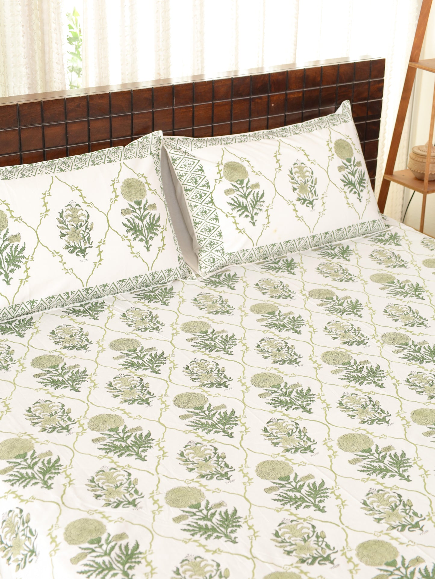 Panna Patta Hand Block Printed King Size Bedsheet