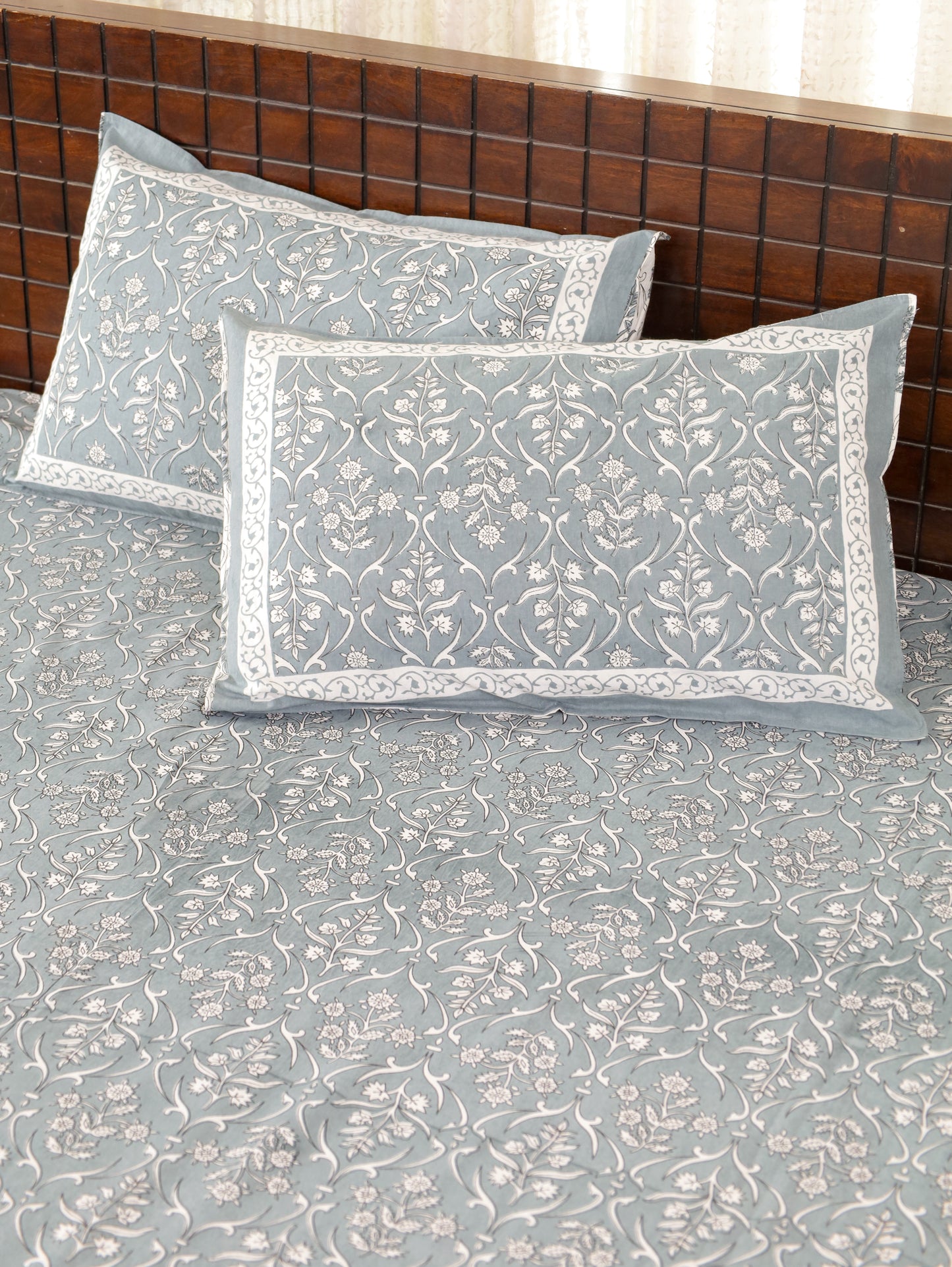 Dhaga Dhundh Hand Block Printed Queen Size Bedsheet
