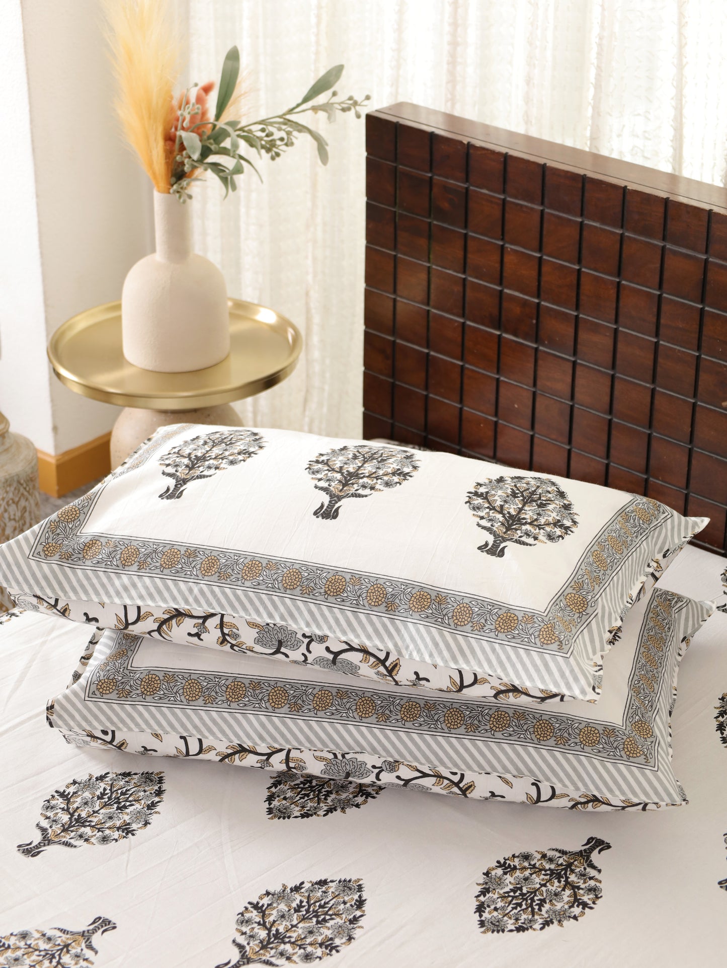 Siyah Gharana Hand Block Printed Queen Size Bedsheet